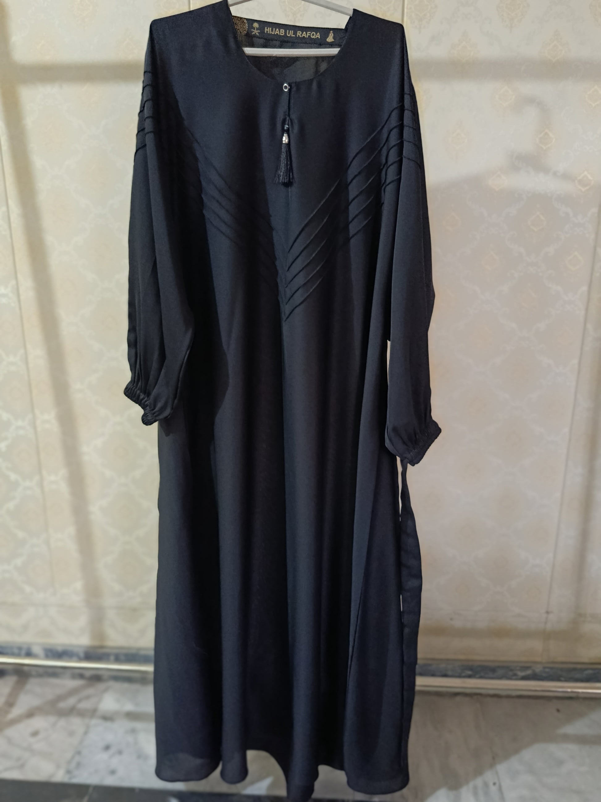 Simple And Elegant Abayas For Working ladies