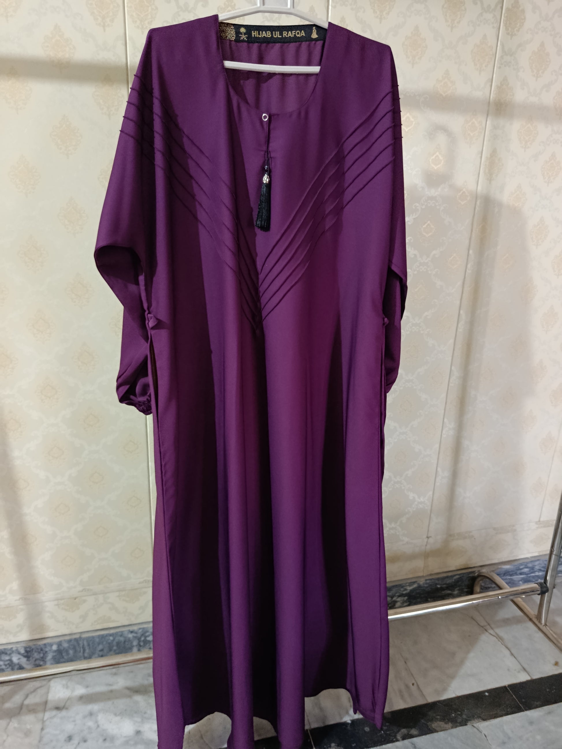 Simple And Elegant Abayas For Working ladies