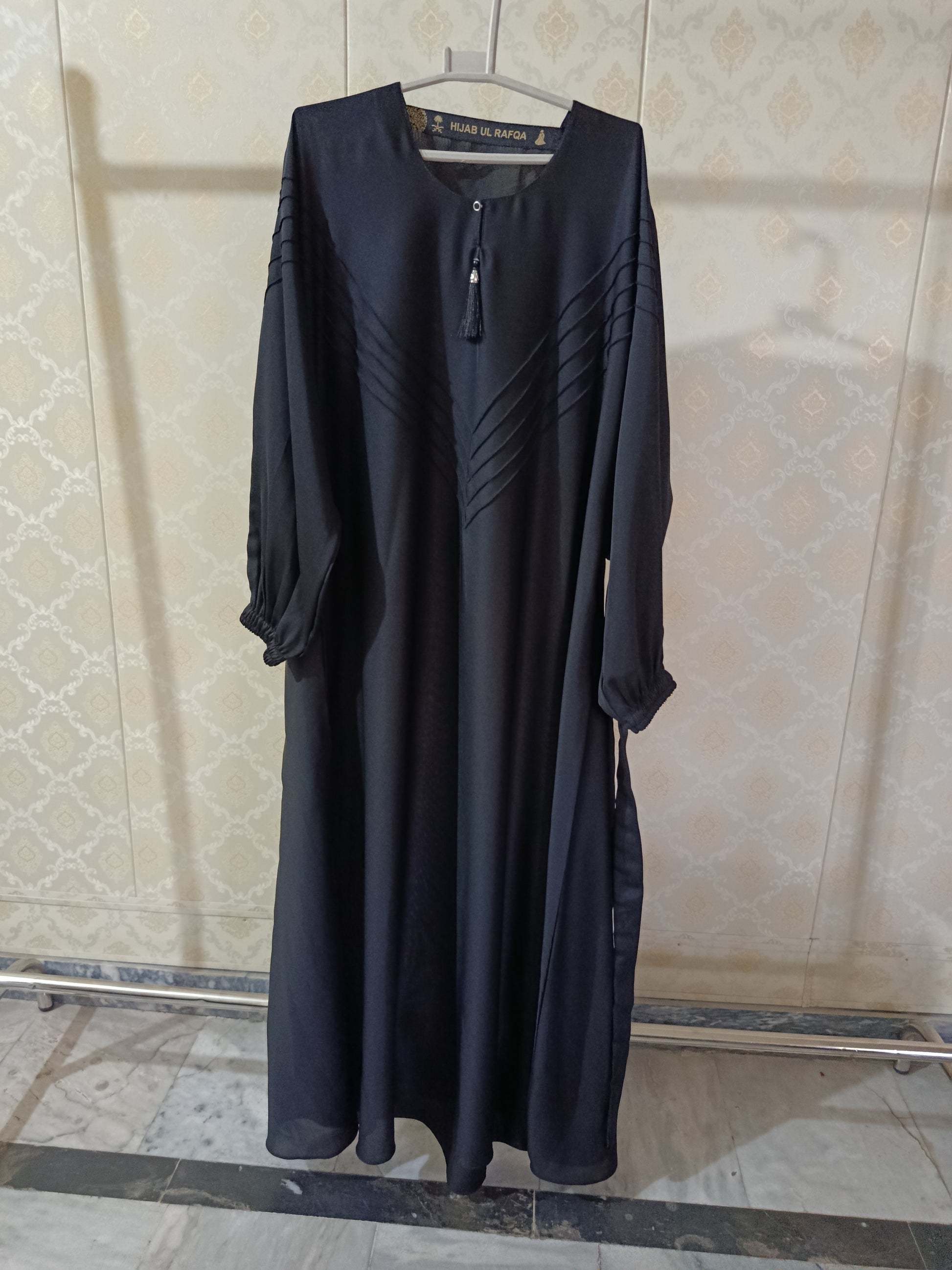 Simple And Elegant Abayas For Working ladies